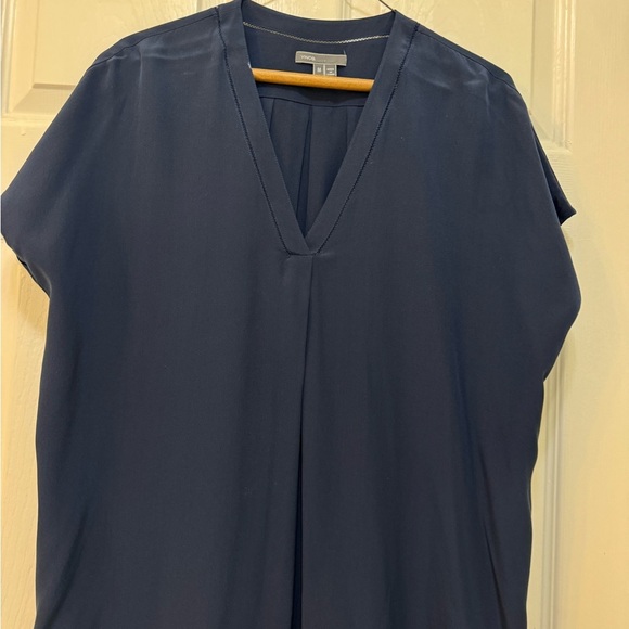 Vince Elegant Navy V-Neck Women's Top - Picture 5 of 13